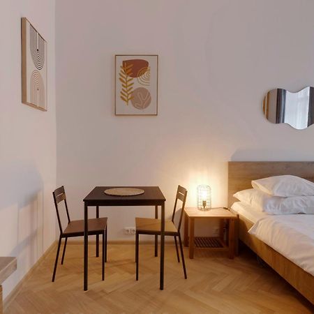 Vita Nejedleho Apartments プラハ エクステリア 写真