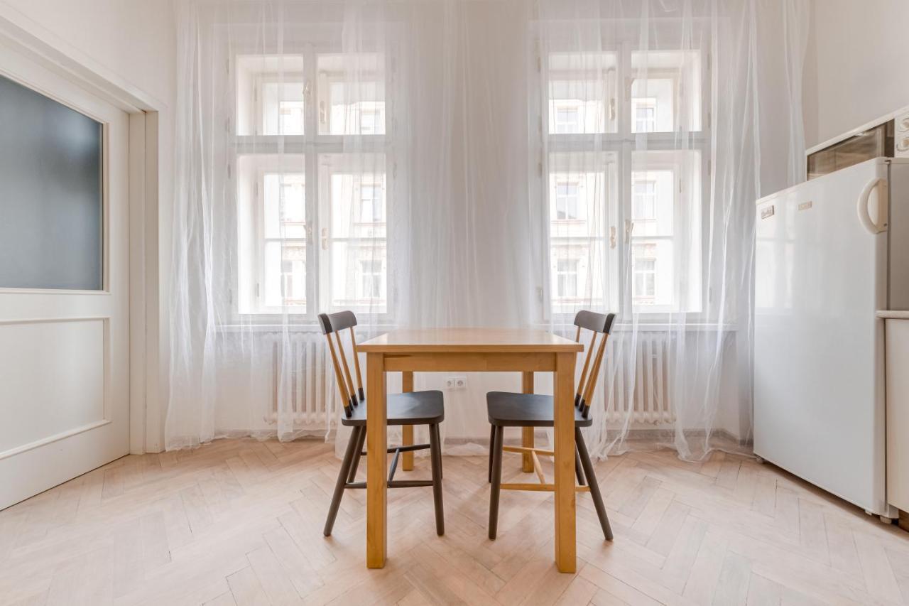 Vita Nejedleho Apartments プラハ エクステリア 写真