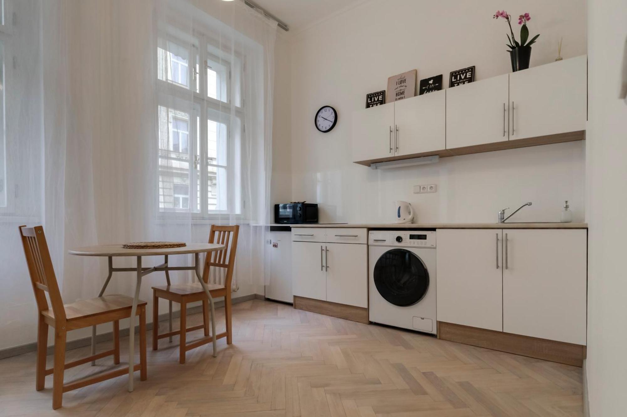 Vita Nejedleho Apartments プラハ エクステリア 写真