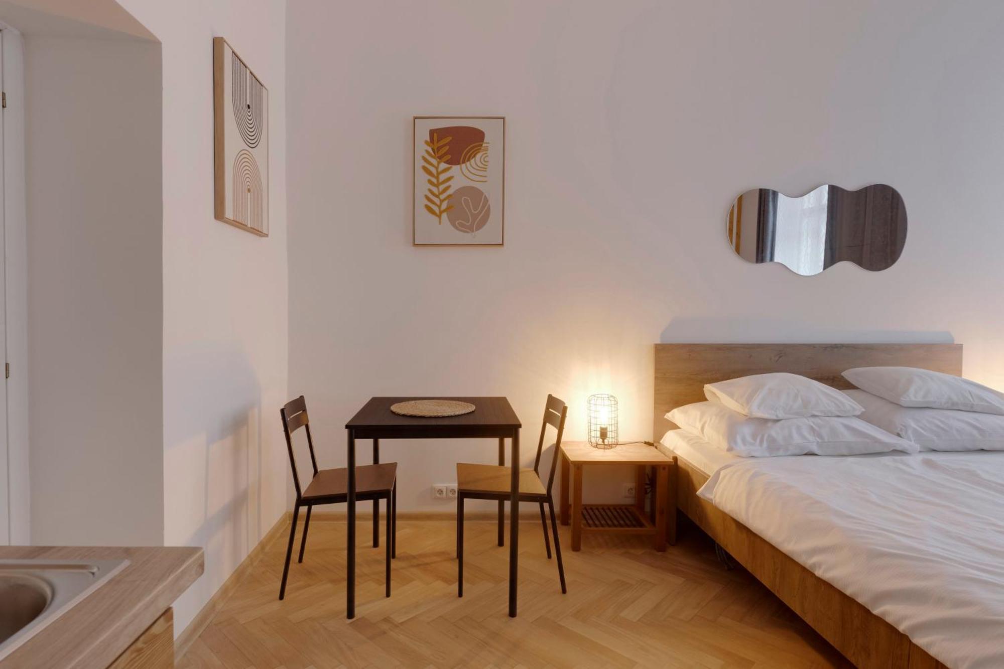 Vita Nejedleho Apartments プラハ エクステリア 写真